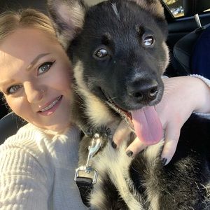 Meet your Posher, Candace